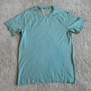 Lululemon Men's Aqua T-Shirt Large